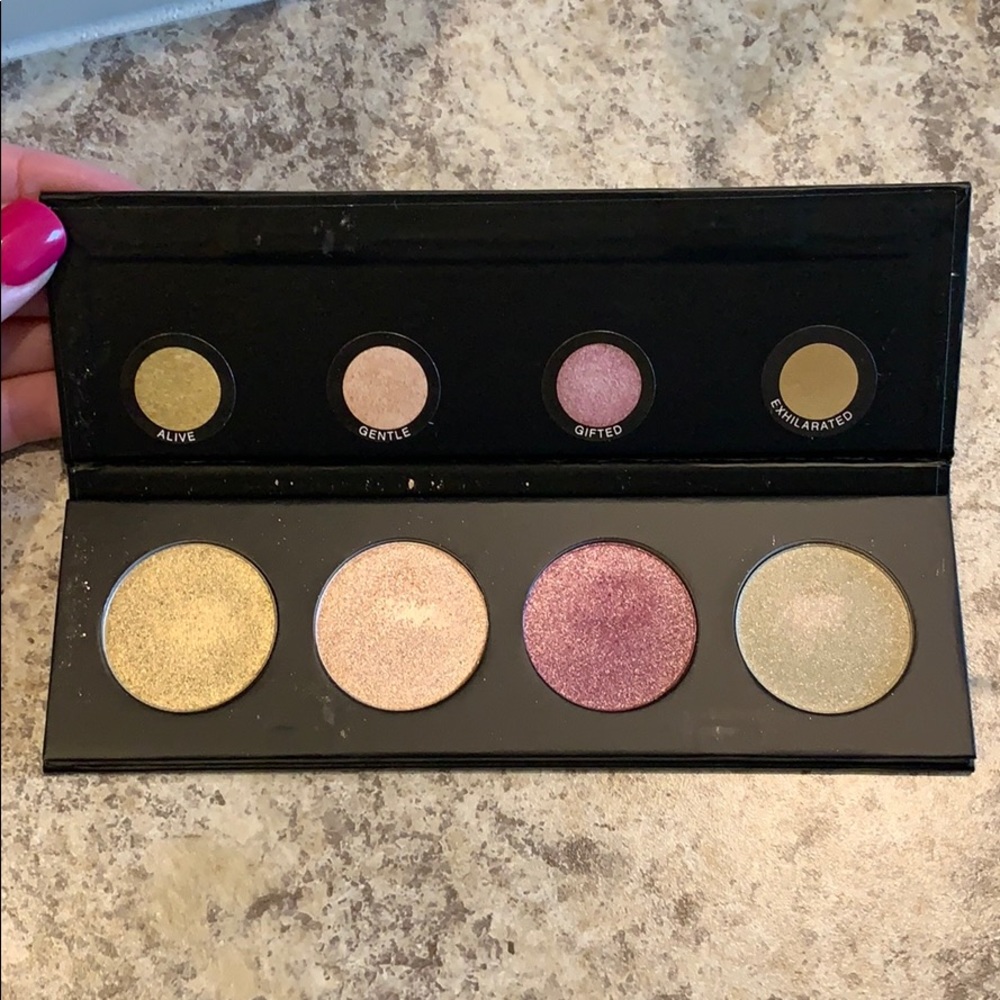 Younique quad palette